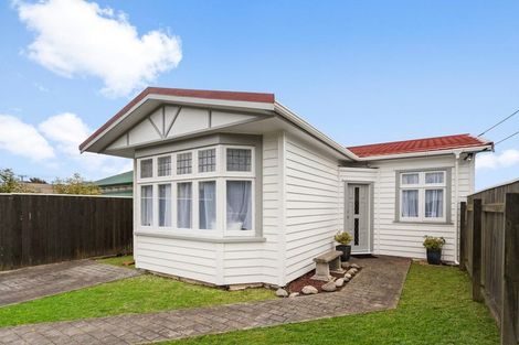 Photo of property in 4a Tarawera Road, Johnsonville, Wellington, 6037