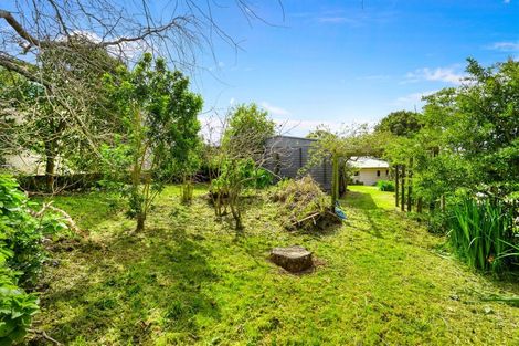 Photo of property in 5 Crystal Avenue, Glendene, Auckland, 0602