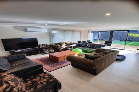 Photo of property in 5 Omahuru Road, Glenbrook, 2681