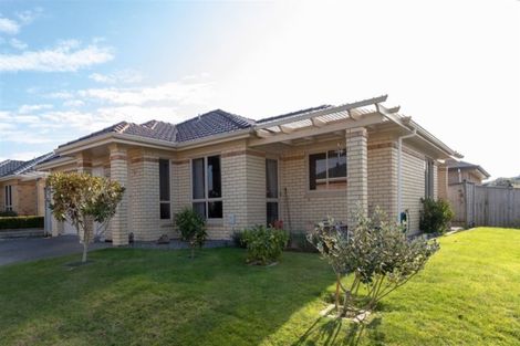 Photo of property in 19 Sovereign Isle Lane, Rototuna, Hamilton, 3210