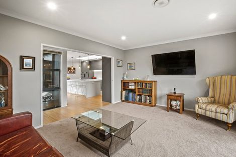 Photo of property in 10 Francis Douglas Drive, Westown, New Plymouth, 4310