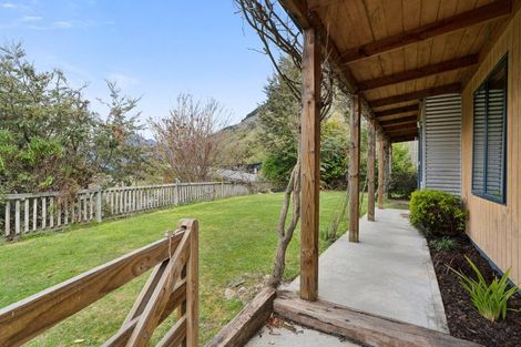 Photo of property in 33 Arawata Terrace, Fernhill, Queenstown, 9300