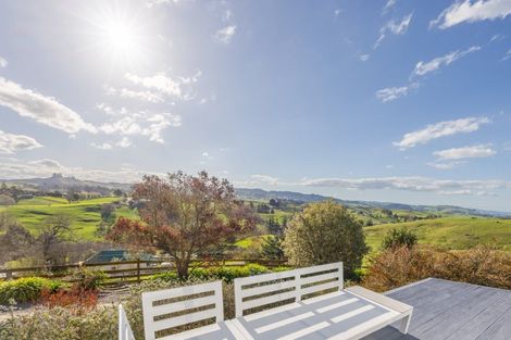 Photo of property in 89 Tiffen Lane, Waipawa, 4210