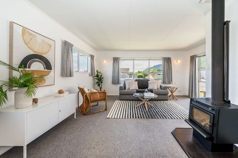 Photo of property in 24 Kapanui Road, Waikanae, 5036