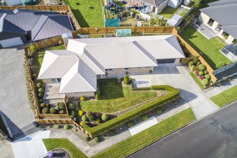 Photo of property in 28 Galea Grove, Kelvin Grove, Palmerston North, 4414