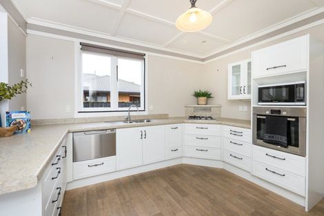 Photo of property in 70 Chelwood Street, Takaro, Palmerston North, 4412