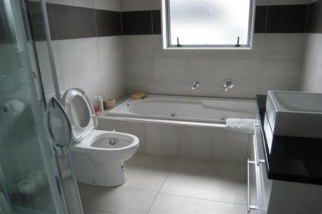 Photo of property in 6 Lucca Crescent, Flat Bush, Auckland, 2019