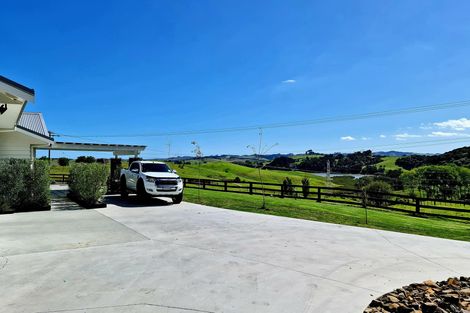 Photo of property in 7 Mountain Road, Kaiwaka, Maungaturoto, 0587