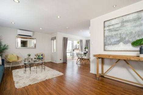 Photo of property in 47 South Kensington Way, Henderson, Auckland, 0612