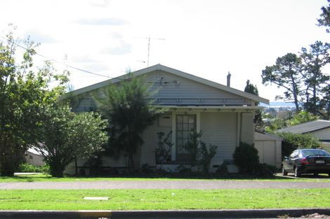 Photo of property in 20 Clayburn Road, Glen Eden, Auckland, 0602