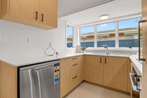 Photo of property in 6/1 Woodbridge Lane, Milford, Auckland, 0620