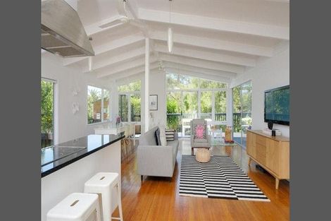 Photo of property in 13 Merchant Avenue, Te Atatu South, Auckland, 0610