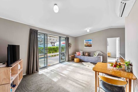 Photo of property in 7 Eruini Street, Waikanae Beach, Waikanae, 5036