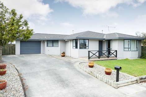 Photo of property in 96 Hillcrest Drive, Kelvin Grove, Palmerston North, 4414