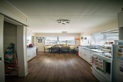 Photo of property in 8 Kauri Drive, Waiuku, 2123