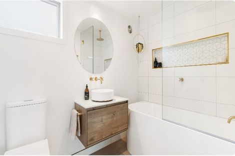 Photo of property in 16 Beveridge Road, One Tree Point, 0118