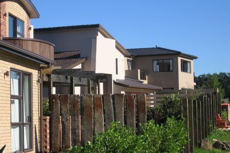 Photo of property in 17 South Kensington Way, Henderson, Auckland, 0612