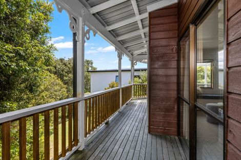 Photo of property in 28 Pohutukawa Avenue, Red Beach, 0932