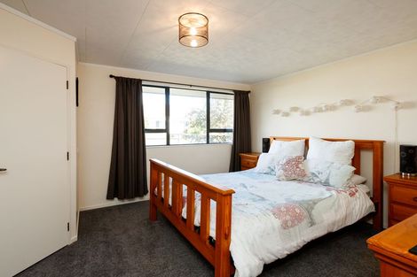 Photo of property in 96 Hillcrest Drive, Kelvin Grove, Palmerston North, 4414