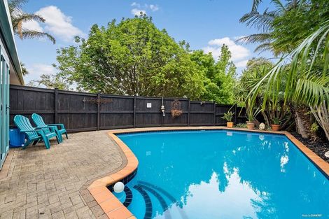 Photo of property in 12 Waipuia Place, Greenhithe, Auckland, 0632