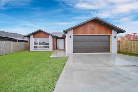 Photo of property in 10 Huahua Crescent, Papakura, 2110