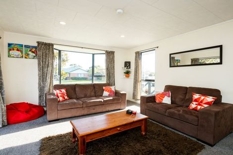 Photo of property in 96 Hillcrest Drive, Kelvin Grove, Palmerston North, 4414