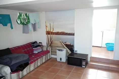 Photo of property in 28 Katrina Place, Massey, Auckland, 0614