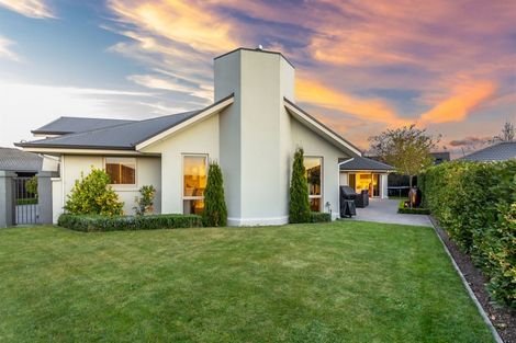 Photo of property in 16 Harrys Way, Redwood, Christchurch, 8051