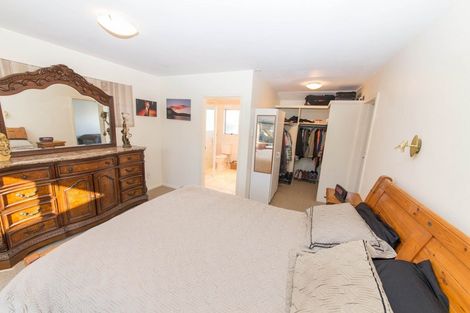 Photo of property in 114 Napier Road, Havelock North, 4130