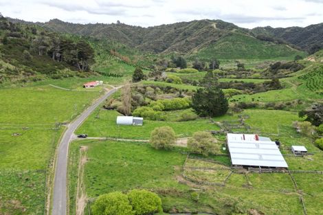 Photo of property in 2560 Rawhitiroa Road, Matemateaonga, Eltham, 4399
