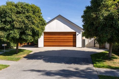 Photo of property in 2 Bridesdale Drive, Lake Hayes, Queenstown, 9304