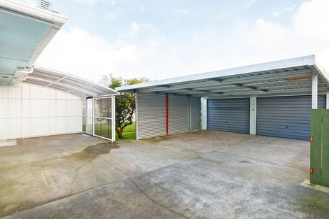 Photo of property in 17 Somerset Crescent, Highbury, Palmerston North, 4412