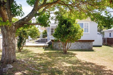 Photo of property in 2 Signal Street, Marton, 4710