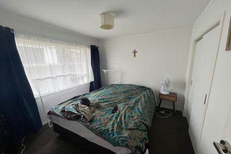 Photo of property in 56 Te Atatu Road, Te Atatu South, Auckland, 0610