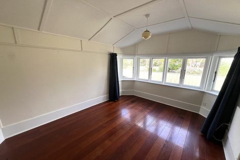 Photo of property in 83 Apu Crescent, Lyall Bay, Wellington, 6022