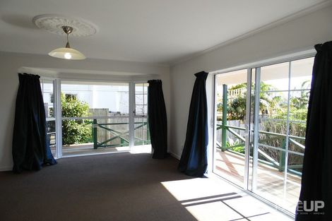 Photo of property in 1/150 Luckens Road, West Harbour, Auckland, 0618