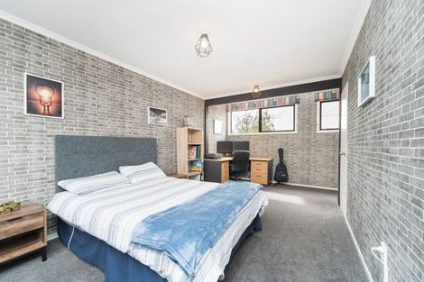 Photo of property in 16 Akaroa Avenue, Awapuni, Palmerston North, 4412