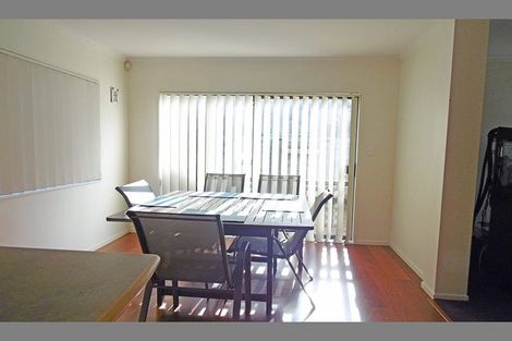 Photo of property in 4 Menen Place, Manurewa, Auckland, 2105