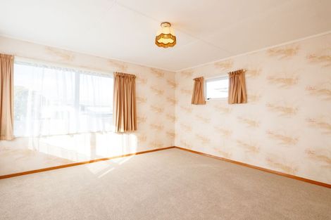 Photo of property in 17 Somerset Crescent, Highbury, Palmerston North, 4412