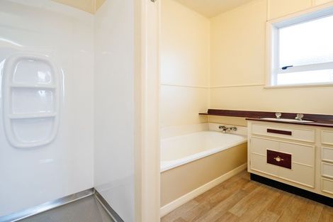 Photo of property in 17 Somerset Crescent, Highbury, Palmerston North, 4412