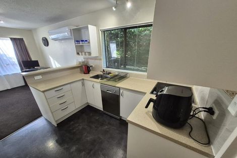 Photo of property in 2/92 North Avon Road, Richmond, Christchurch, 8013