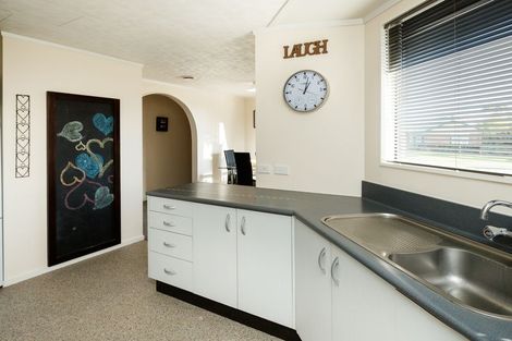 Photo of property in 96 Hillcrest Drive, Kelvin Grove, Palmerston North, 4414