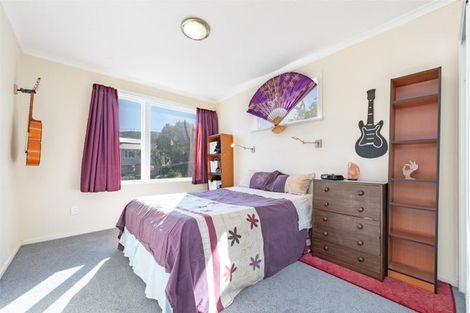 Photo of property in 14 Manor Drive, Stokes Valley, Lower Hutt, 5019