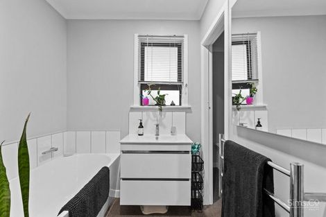 Photo of property in 8 Omori Place, Castlecliff, Whanganui, 4501