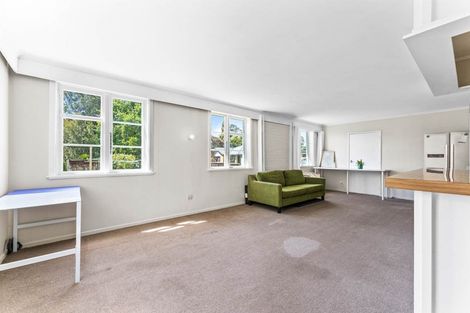 Photo of property in 37 Queen Mary Avenue, New Lynn, Auckland, 0600