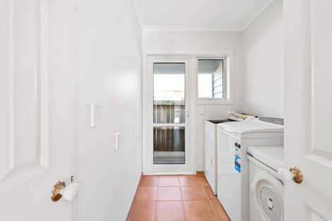 Photo of property in 16 Waru Nui Court, Orewa, 0931