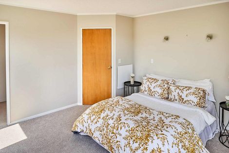 Photo of property in 1/30 Sailmaker Close, Whitby, Porirua, 5024