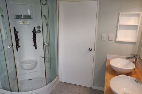 Photo of property in 17a Kingsbridge Place, Newlands, Wellington, 6037