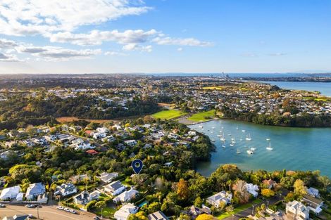 Photo of property in 55a Hinemoa Street, Birkenhead, Auckland, 0626