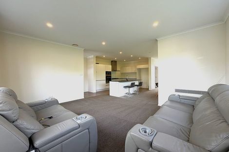 Photo of property in 63 Te Oneroa Way, Long Bay, Auckland, 0630